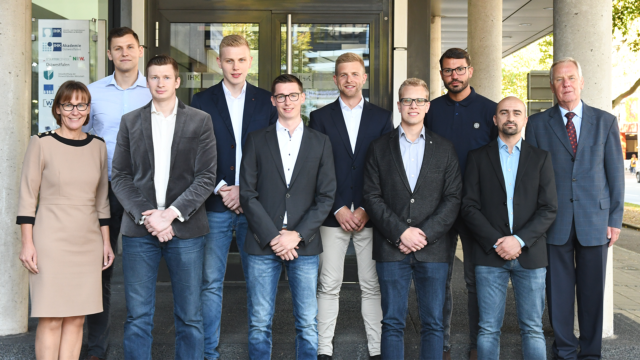 IHK Ostwestfalen verabschiedet 73 neue Industriemeister - #GemeinsamUnternehmen
