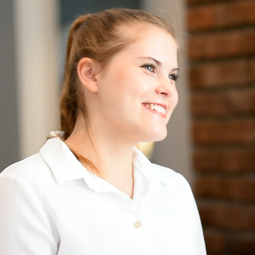 Sina Hoffleit macht eine Ausbildung zur Hotelfachfrau im Altstadthotel Bielefeld