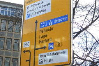 Azubi-Lexikon: Auto fahren mit 16 – So kommt ihr auf vier Rädern in den Ausbildungsbetrieb